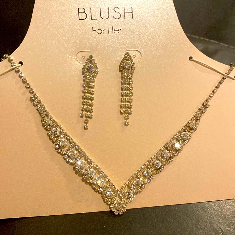 Necklace and earrings set Blush for her